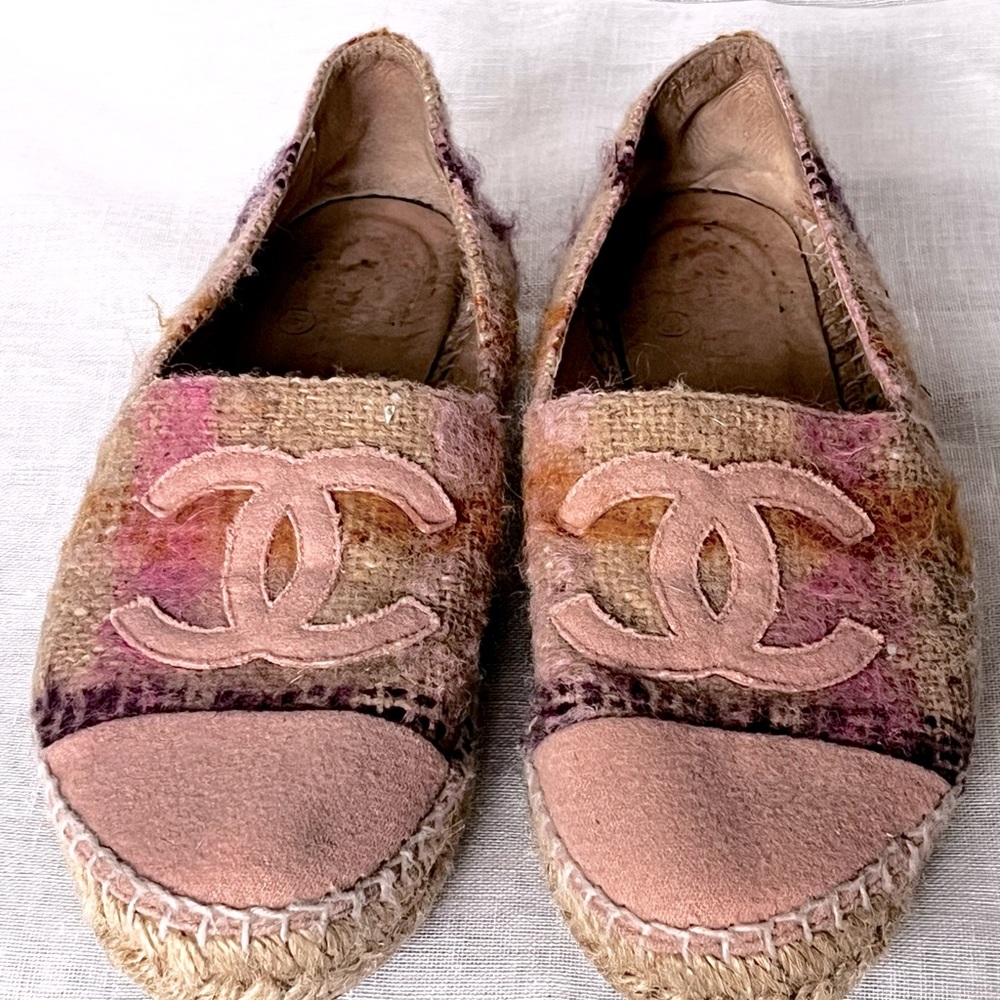 CHANEL Tweed CC Espadrilles size 37 in Pink.